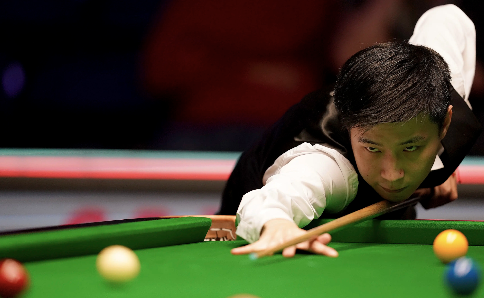 斯诺克世锦赛赵心童今晚冲 4 强