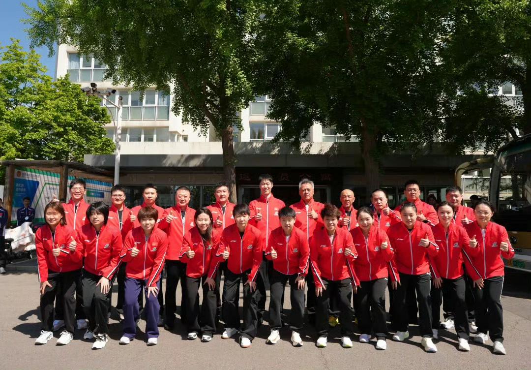 中国队出征伦敦世乒赛合影照